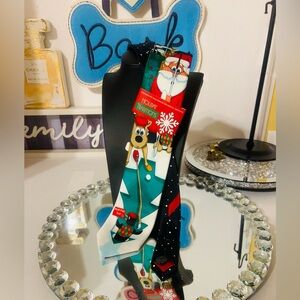Hallmark Holiday Traditions Tie - Green and White